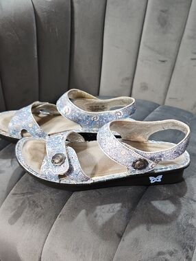 Alegria Girls' Pastel Floral Sandals with Butterfly Accent - Light Blue